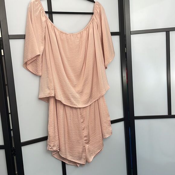 [M/L] BRUNETTE | Silky Blush Pink Satin Style One Piece Short Pyjama Romper - Picture 2 of 12